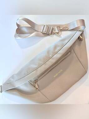 Modern+Chic Sling Bags for Women - Presley Oversized Sling Bag